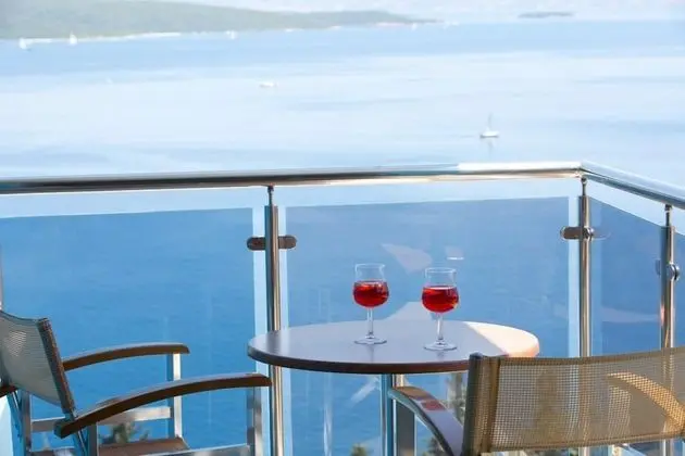 Economy Stüdyo, Kısmi Deniz Manzaralı