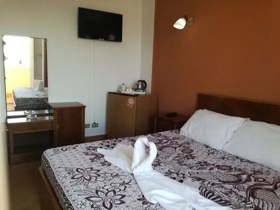 Tek Büyük veya İki Ayrı Yataklı Oda, Deniz Manzaralı
