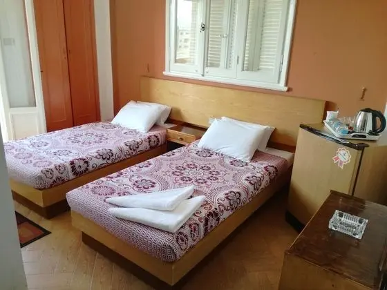 Tek Büyük veya İki Ayrı Yataklı Oda, Deniz Manzaralı