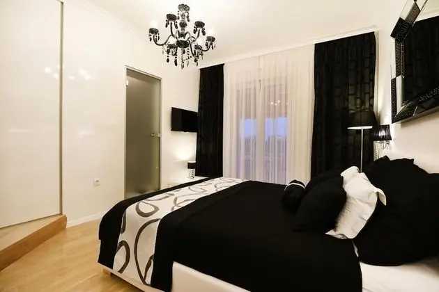 Tek Büyük Yataklı Oda, Balkon