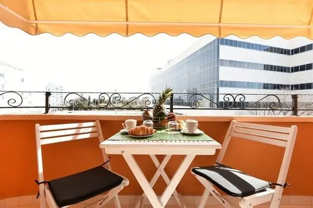 Tek Büyük Yataklı Oda, Balkon