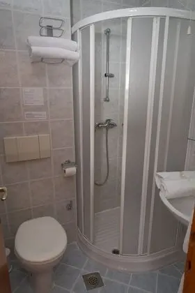 Comfort Tek Büyük veya İki Ayrı Yataklı Oda