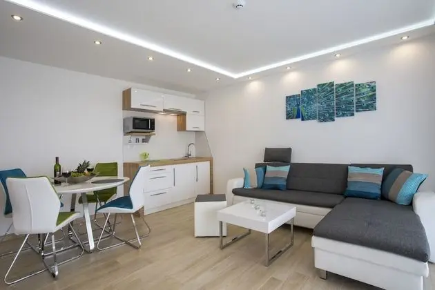 Apartment 5, Balcony