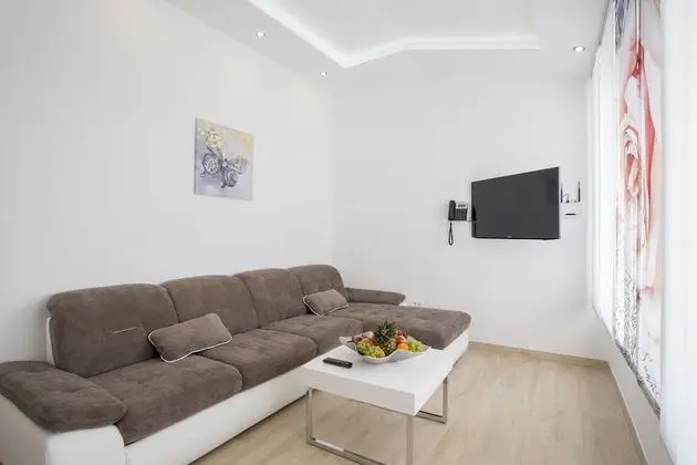 Apartment 7, Balcony, Sea view