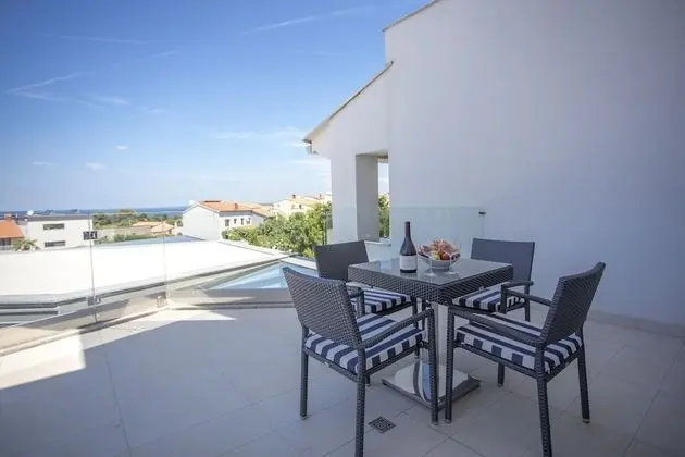 Apartment 7, Balcony, Sea view