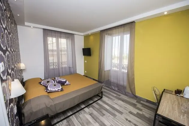 Deluxe Tek Büyük Yataklı Oda