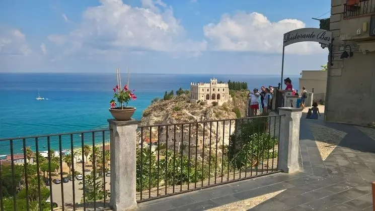 Deluxe Üç Kişilik Oda, Deniz Manzaralı