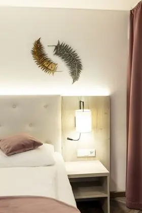 Deluxe Tek Büyük Yataklı Oda (2)