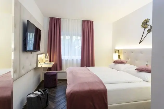 Deluxe Tek Büyük Yataklı Oda (2)