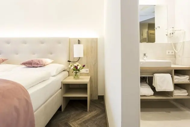 Deluxe Tek Büyük Yataklı Oda (2)