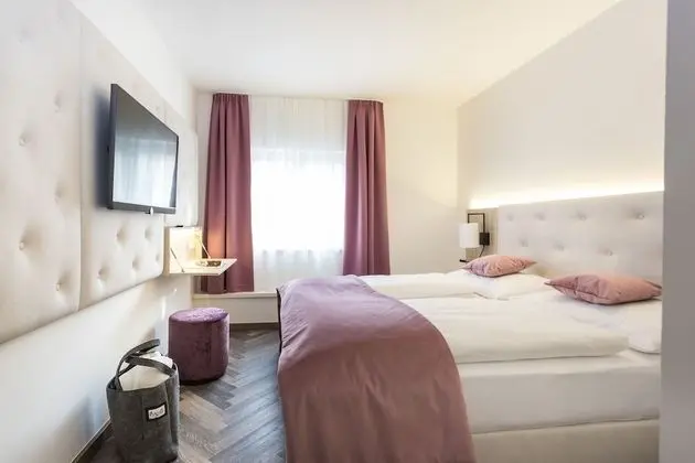 Deluxe Tek Büyük Yataklı Oda (2)