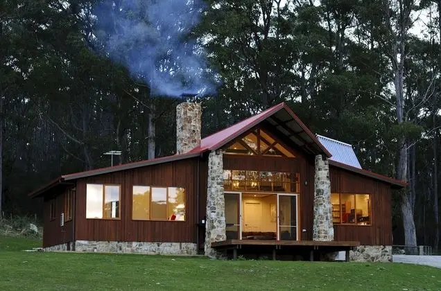 Ev (Lodge)