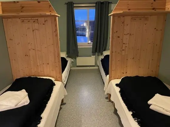 Dört Kişilik Oda, Ortak Banyo