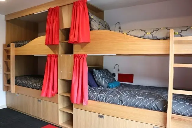 Oda, Ortak Banyo (6-Bed Private)