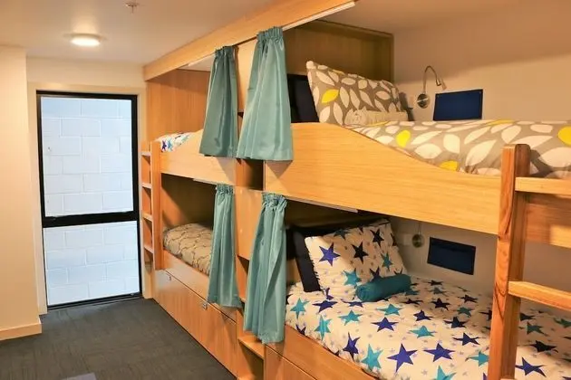 Oda, Ortak Banyo (6-Bed Private)