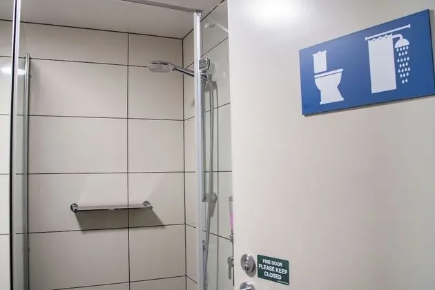 Oda, Ortak Banyo (6-Bed Private)