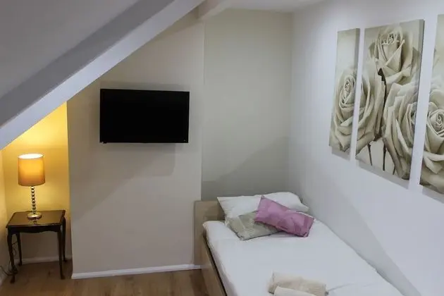 Üç Kişilik Oda (Apartment 3)