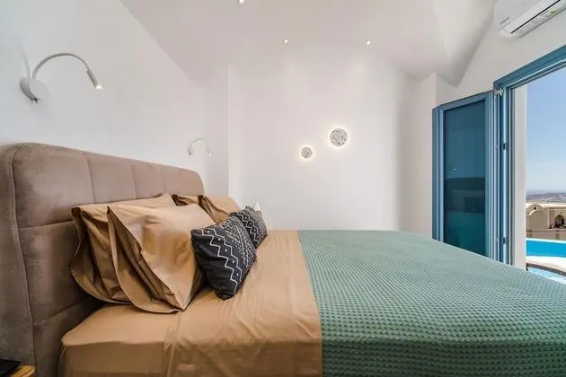 Junior Süit, Deniz Manzaralı (heated private pool)