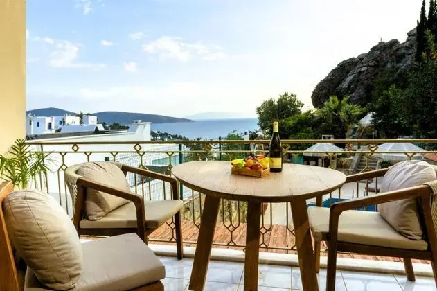1+1 Daire, Deniz ve Dağ Manzaralı, Balkonlu