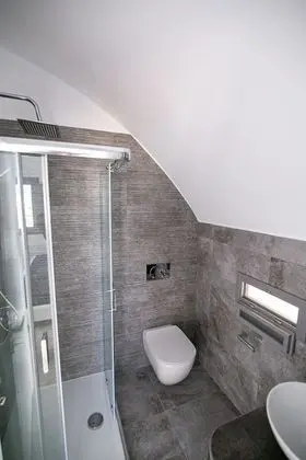 Deluxe Suite with outdoor private hot tub & beach front
