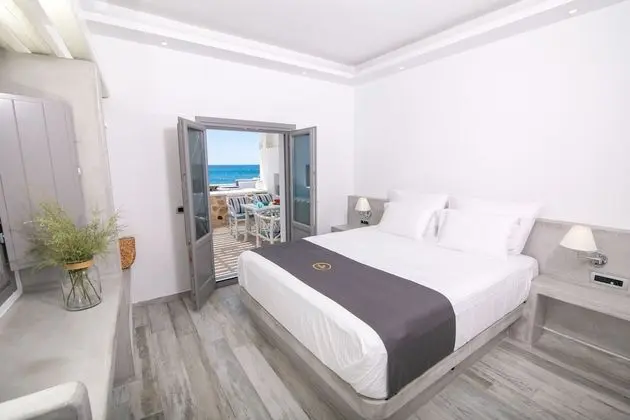 Premier Suite with outdoor private hot tub & beach front