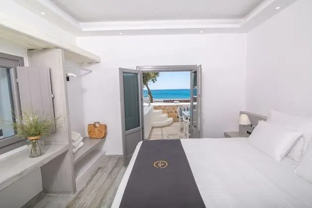 Premier Suite with outdoor private hot tub & beach front