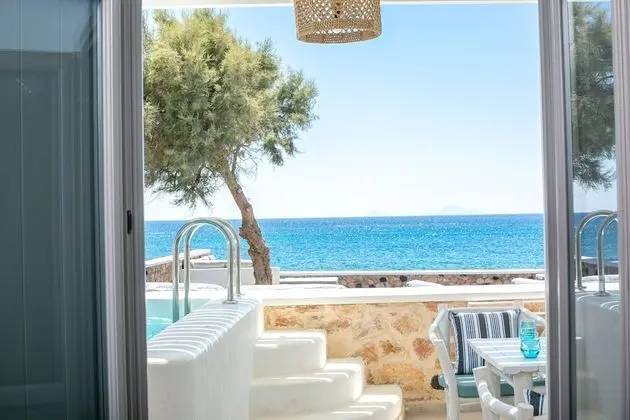Premier Suite with outdoor private hot tub & beach front
