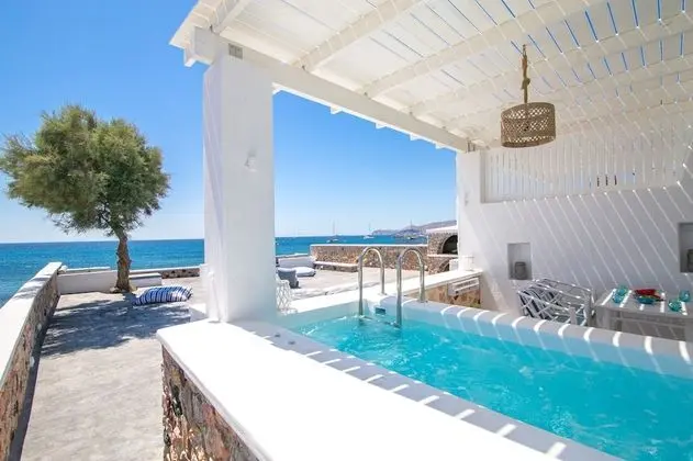 Premier Suite with outdoor private hot tub & beach front