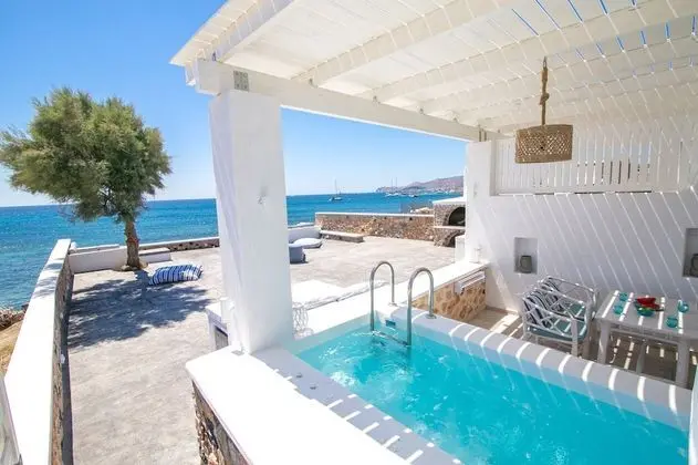 Premier Suite with outdoor private hot tub & beach front