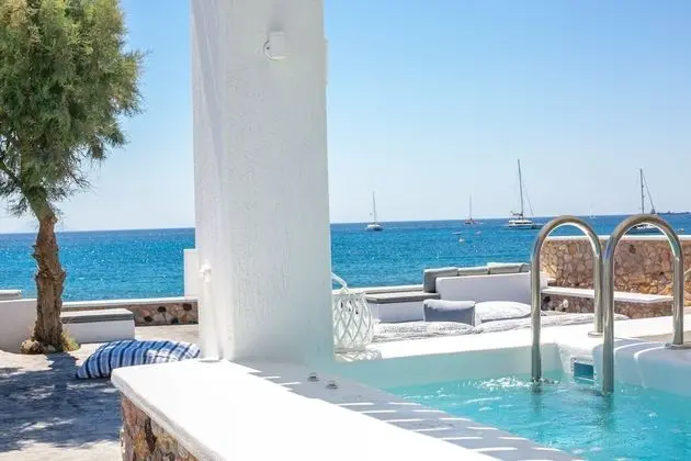 Premier Suite with outdoor private hot tub & beach front