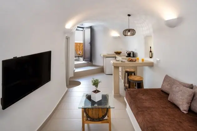 Suite with Indoor Hot Tub (Canava)