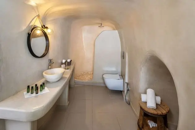 Suite with Indoor Hot Tub (Canava)