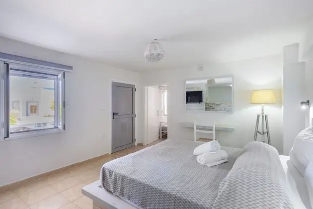 Junior Süit, Havuz Manzaralı (55 sq.m.)