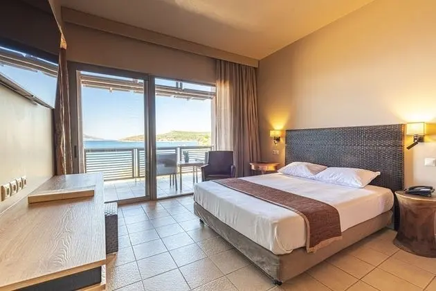 Standard, Sea View