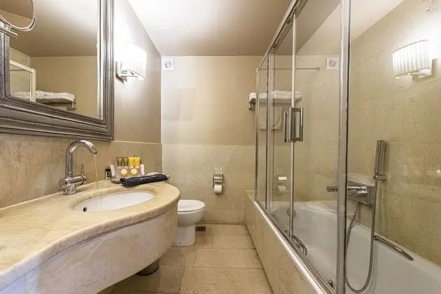 Standard, Sea View