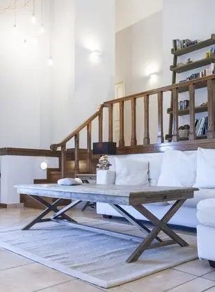Aelia Villa
