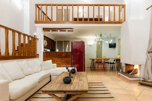 Aelia Villa