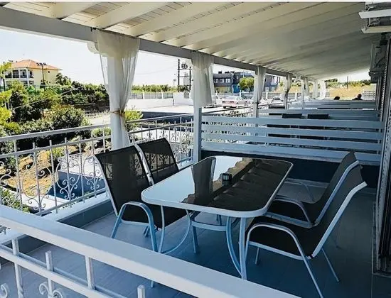 Üç Kişilik Oda, 1 Çift Kişilik Yatak ve Çekyat, Deniz Manzaralı (First Floor)