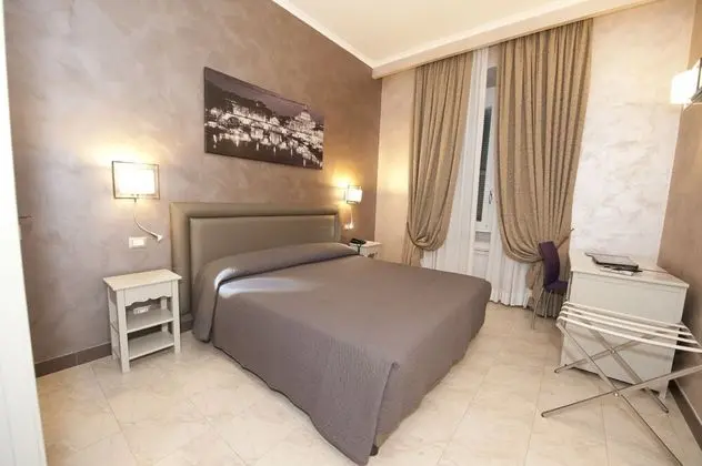 Tek Büyük Yataklı Oda