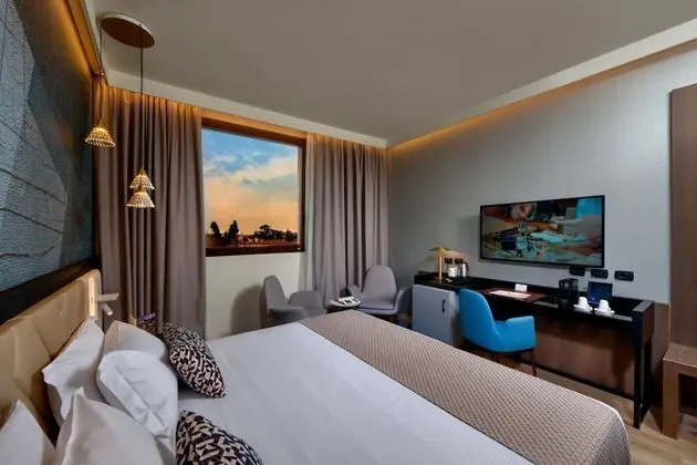 Deluxe Büyük Yataklı Tek Kişilik Oda, Şehir Manzaralı