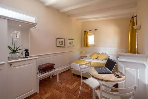 Tek Büyük veya İki Ayrı Yataklı Oda, Teras