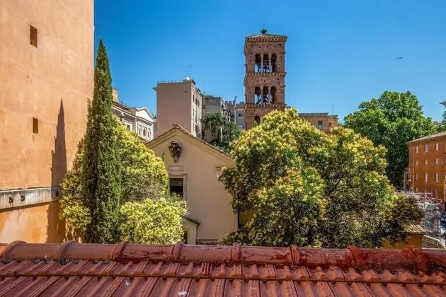 Tek Büyük veya İki Ayrı Yataklı Oda, Teras