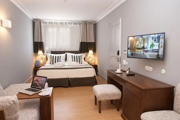 Deluxe Tek Büyük Yataklı Oda
