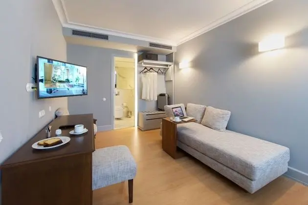 Deluxe Tek Büyük Yataklı Oda