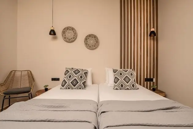 Standard Tek Büyük Yataklı Oda, Havuz Manzaralı