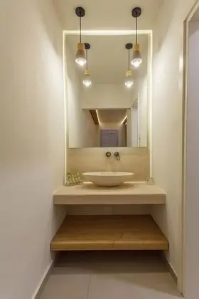 Tek Büyük veya İki Ayrı Yataklı Oda, Havuz Manzaralı