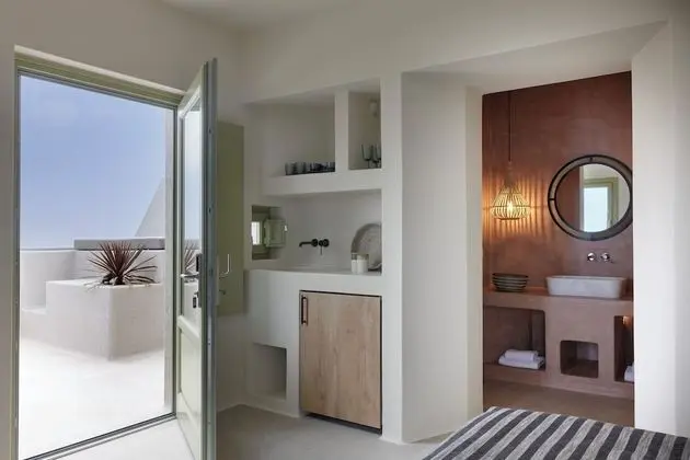 Deluxe Suite Sea View with Jetted Tub