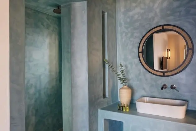 Deluxe Suite Sea View with Jetted Tub
