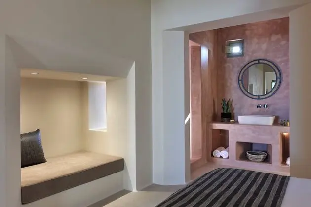 Honeymoon Suite with Heated Pool