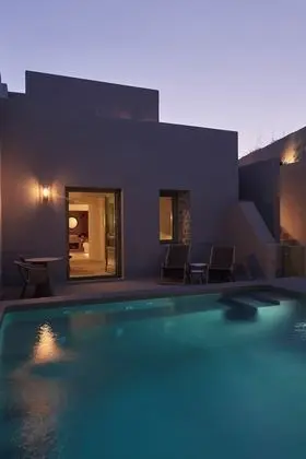 Honeymoon Suite with Heated Pool